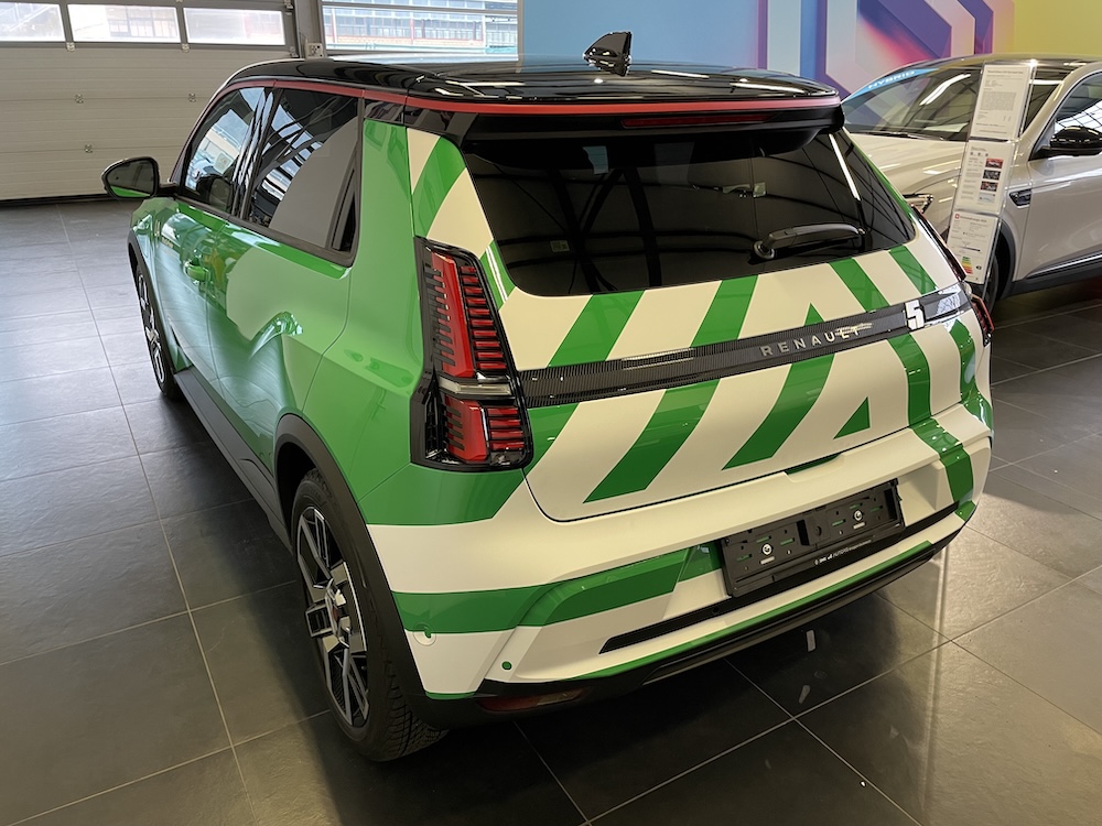 colorlito-innovazione-car-wrapping-renault-11